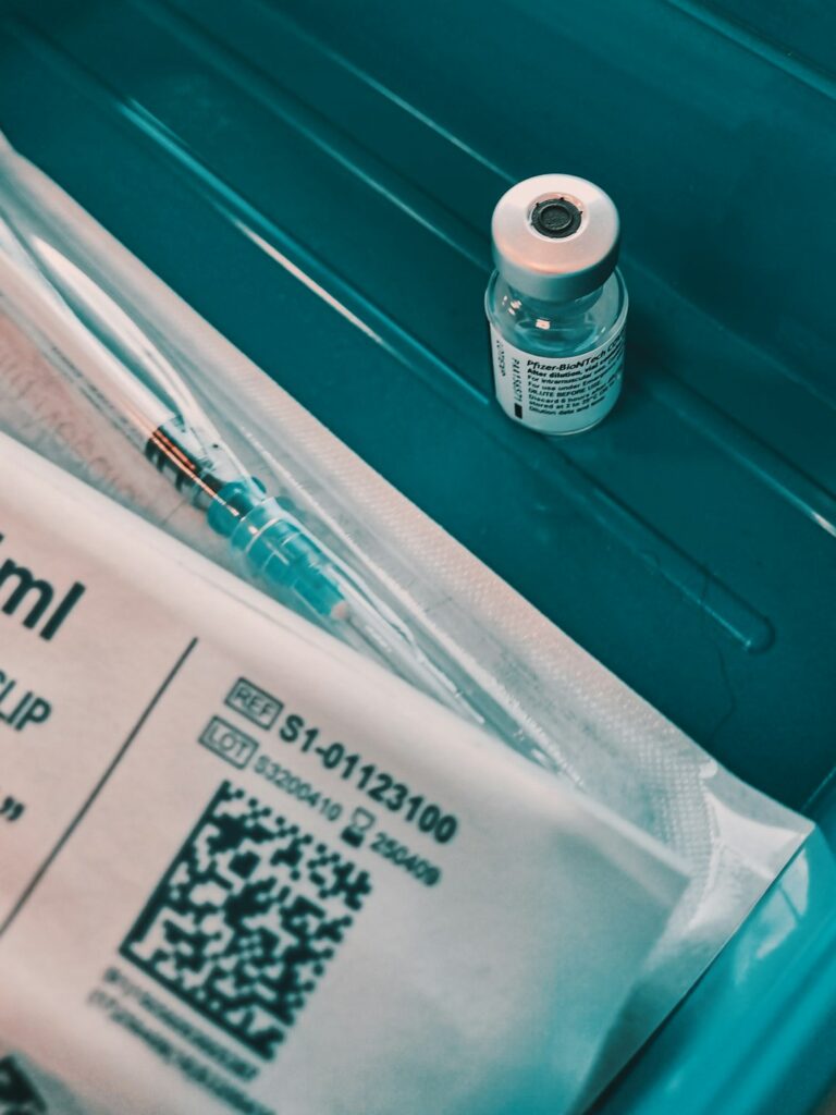 تزریق واکسن کونژوگه تیفوئید TCV جهت پیشگیری از سالمونلا تیفی در کودکان